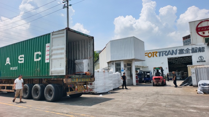 Pengiriman Kontainer Ganda! Mesin Pemotong Presisi Dikirim ke Meksiko dan Brasil